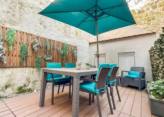 Almada Apartments 468